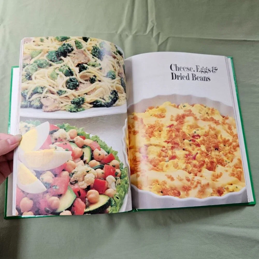 Betty Crocker's Working Woman's Cookbook Hardcover - Delicious Dinner Recipes - Picture 6 of 11